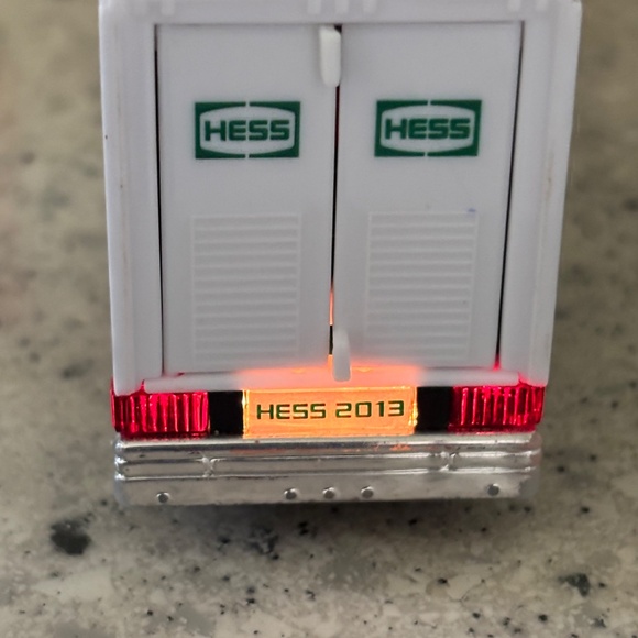 HESS MINI Semi Gasoline Truck  & Two Racers Race Cars LIGHTS UP Ramp WORKS 2013 - Picture 3 of 14